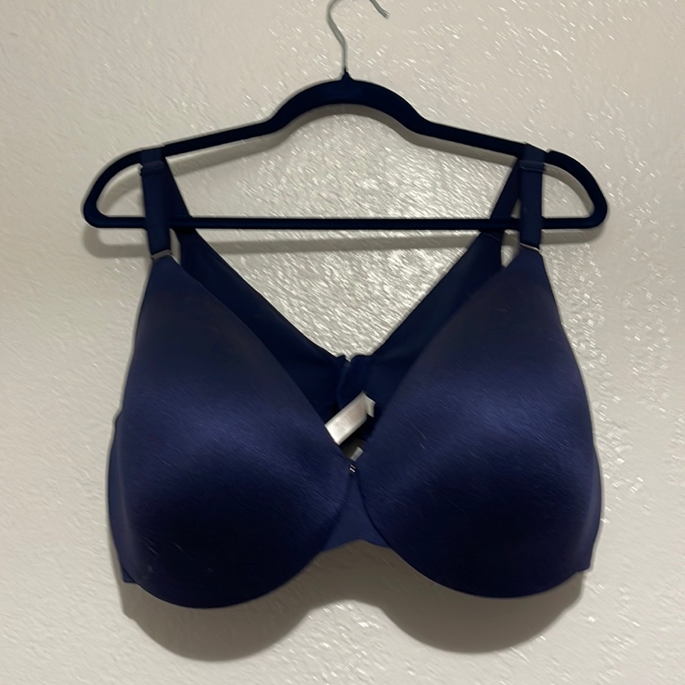 Cacique Bra, lightly lined full coverage, size 42F.